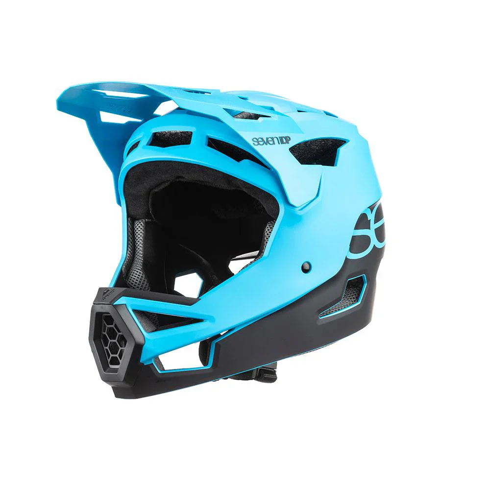 7iDP Project 23 ABS Helmet - Image 14