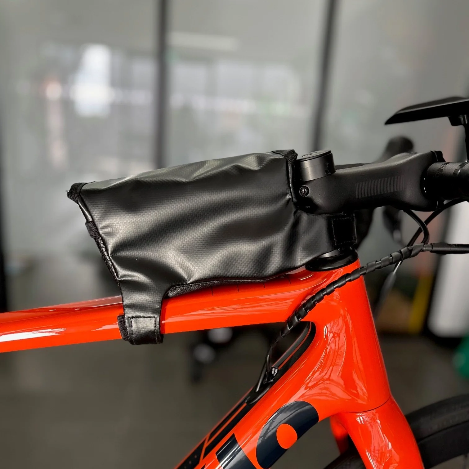 JetBlack JetBox 2 Top Tube Gear Bag with Magnetic Closure - Image 5