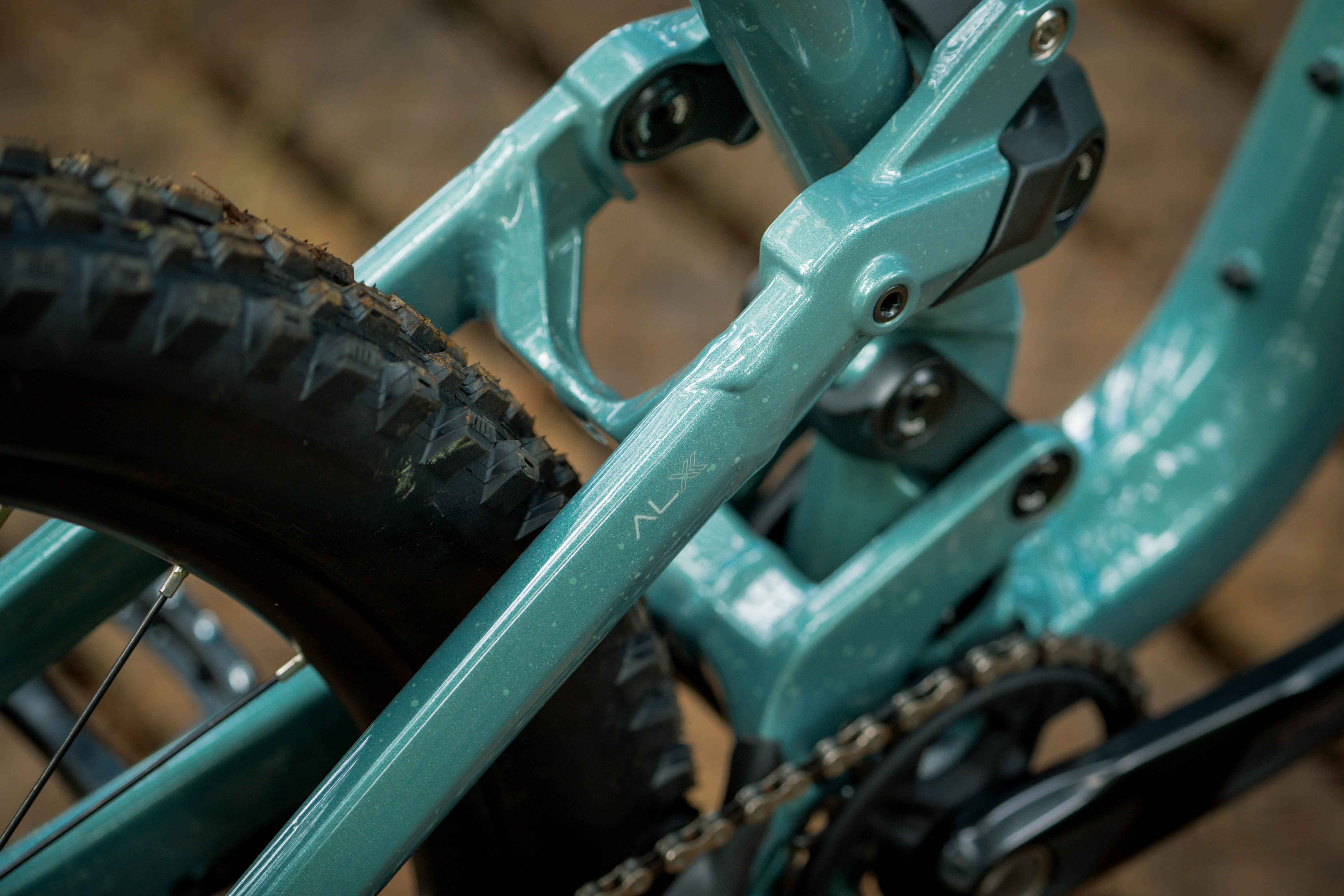 Polygon Collosus N7 - Enduro Mountain Bike - Image 10