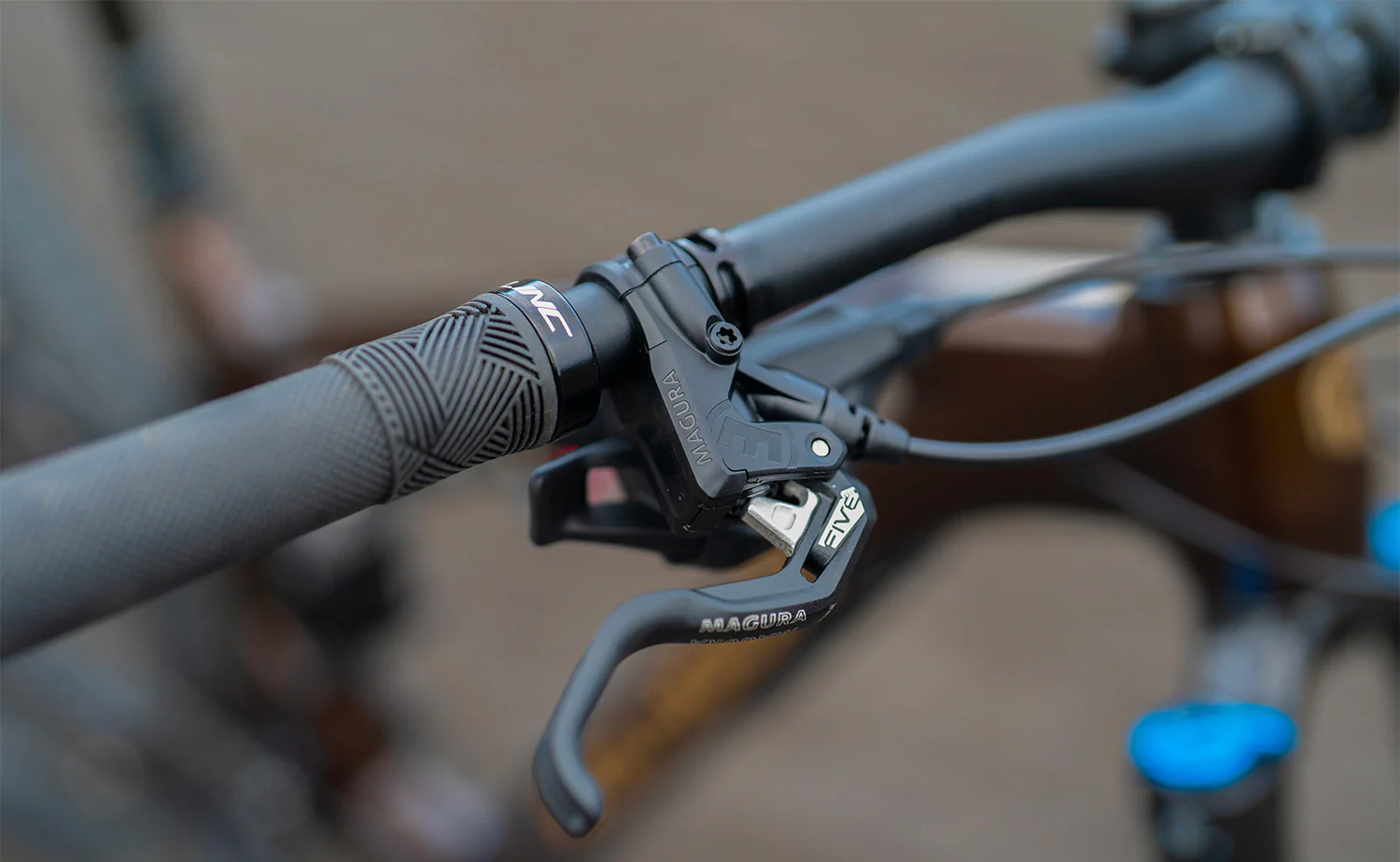 Polygon Collosus T8 – All-Mountain Bike - Image 13