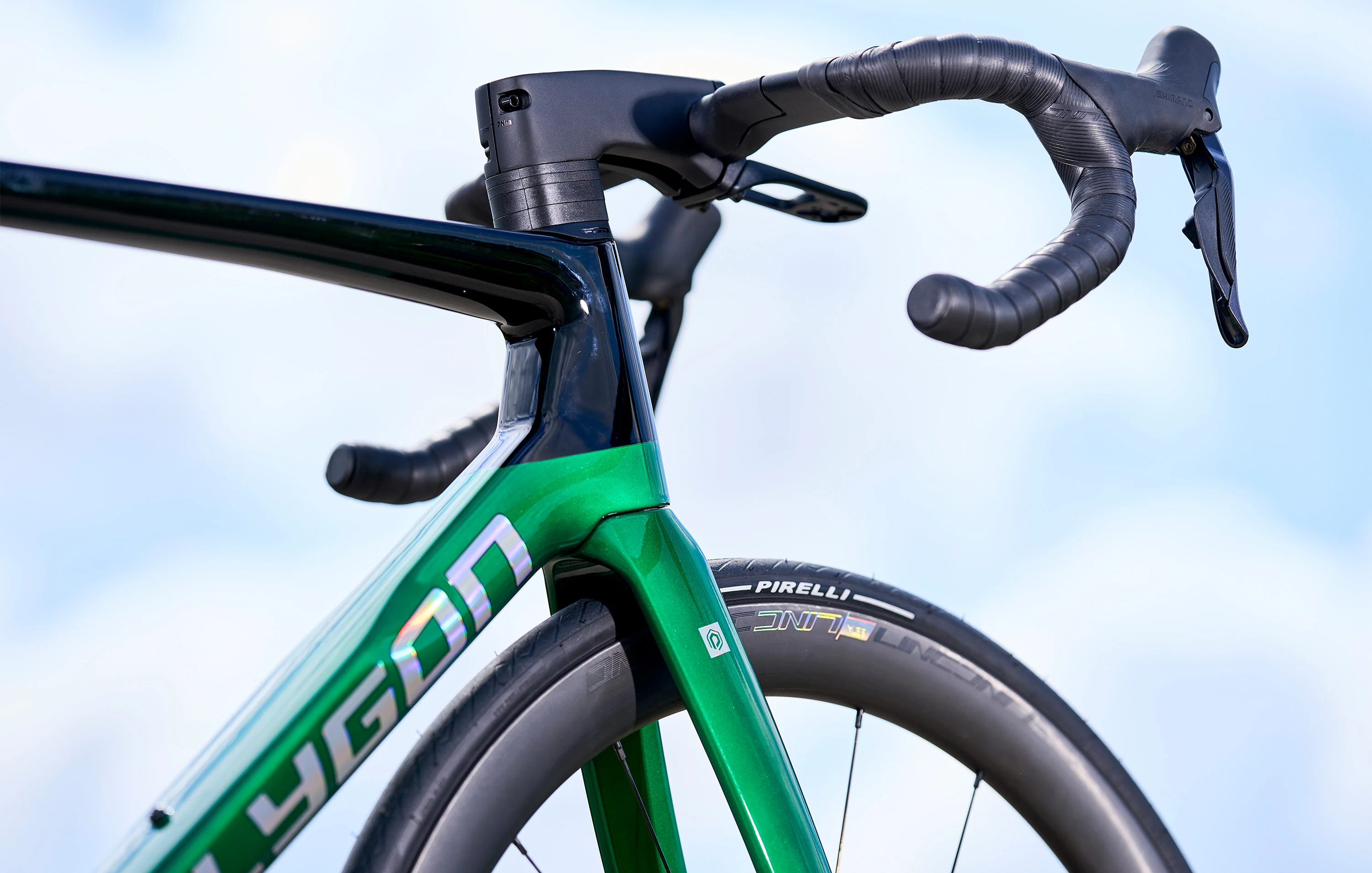 Polygon Helios A8 - Ultegra Di2 Carbon Road Bike - Image 9