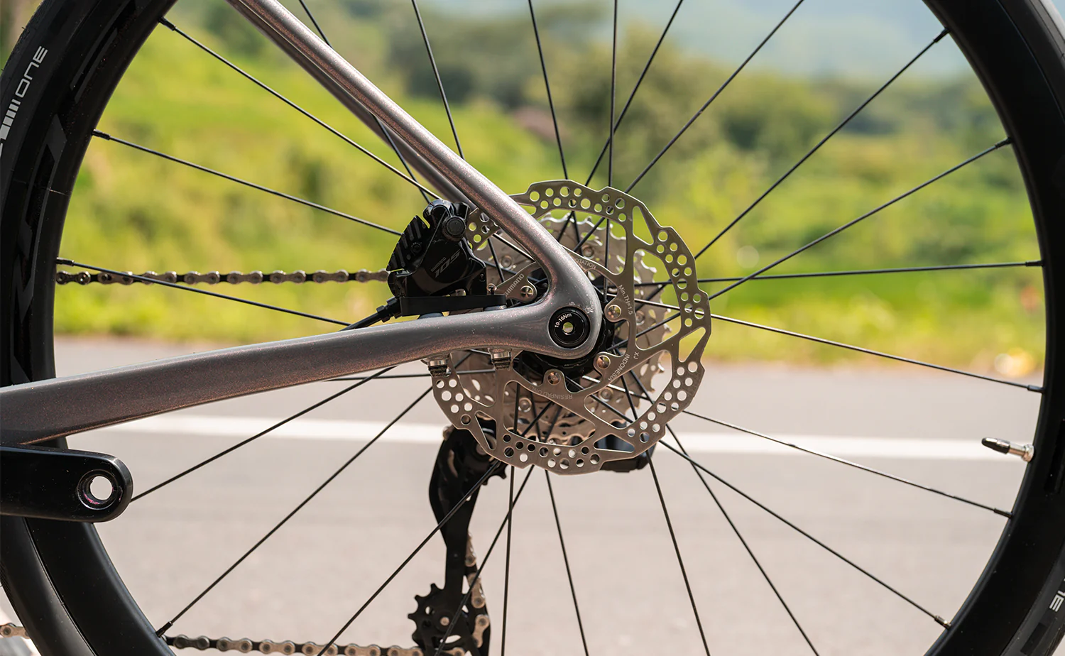 Polygon Strattos 7 - 105 Di2 Carbon Endurance Bike - Image 10