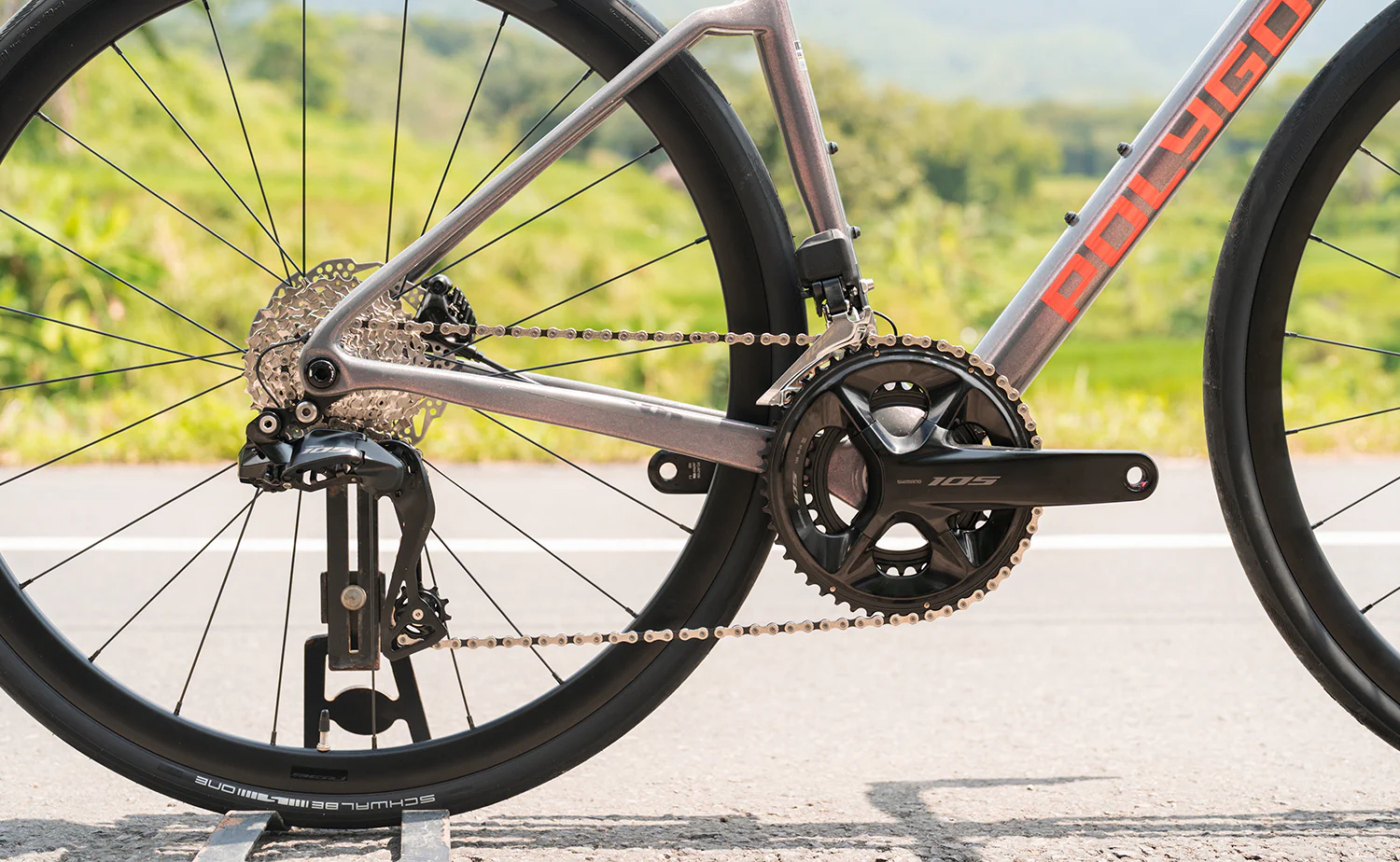 Polygon Strattos 7 - 105 Di2 Carbon Endurance Bike - Image 5
