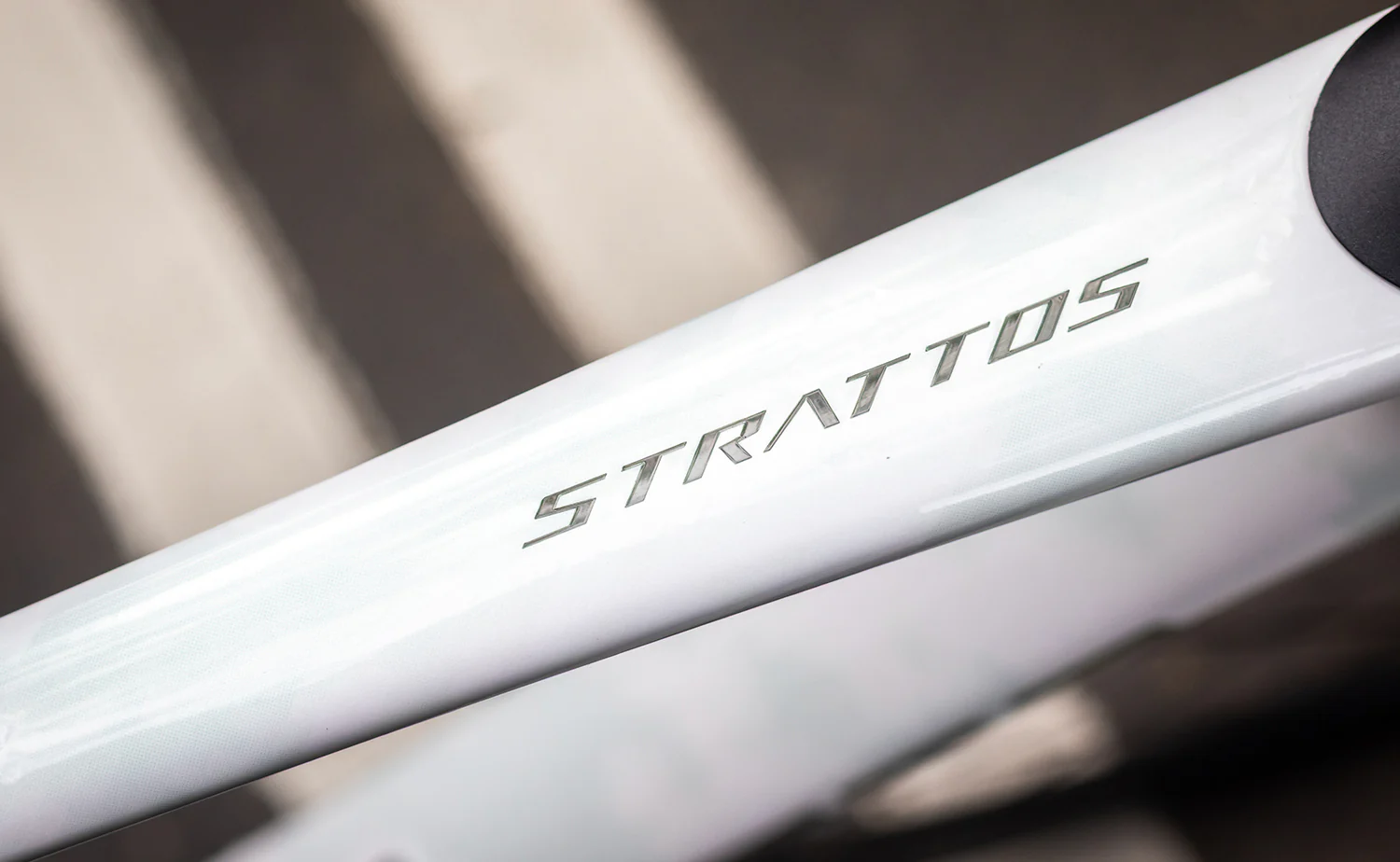 Polygon Strattos 8 - Ultegra Di2 Carbon Endurance Bike - Image 11