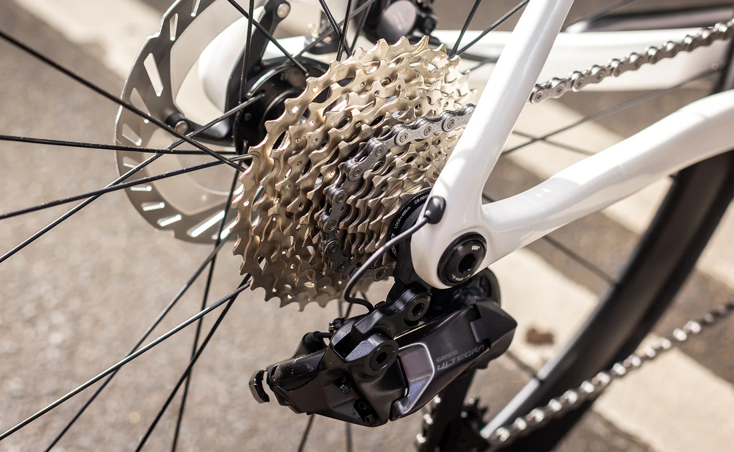 Polygon Strattos 8 - Ultegra Di2 Carbon Endurance Bike - Image 8