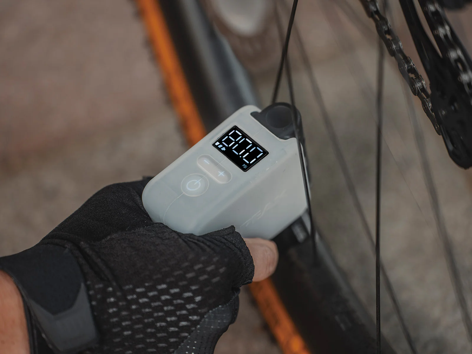 Topeak E-Booster Digital - Electric Bike Pump - Image 9