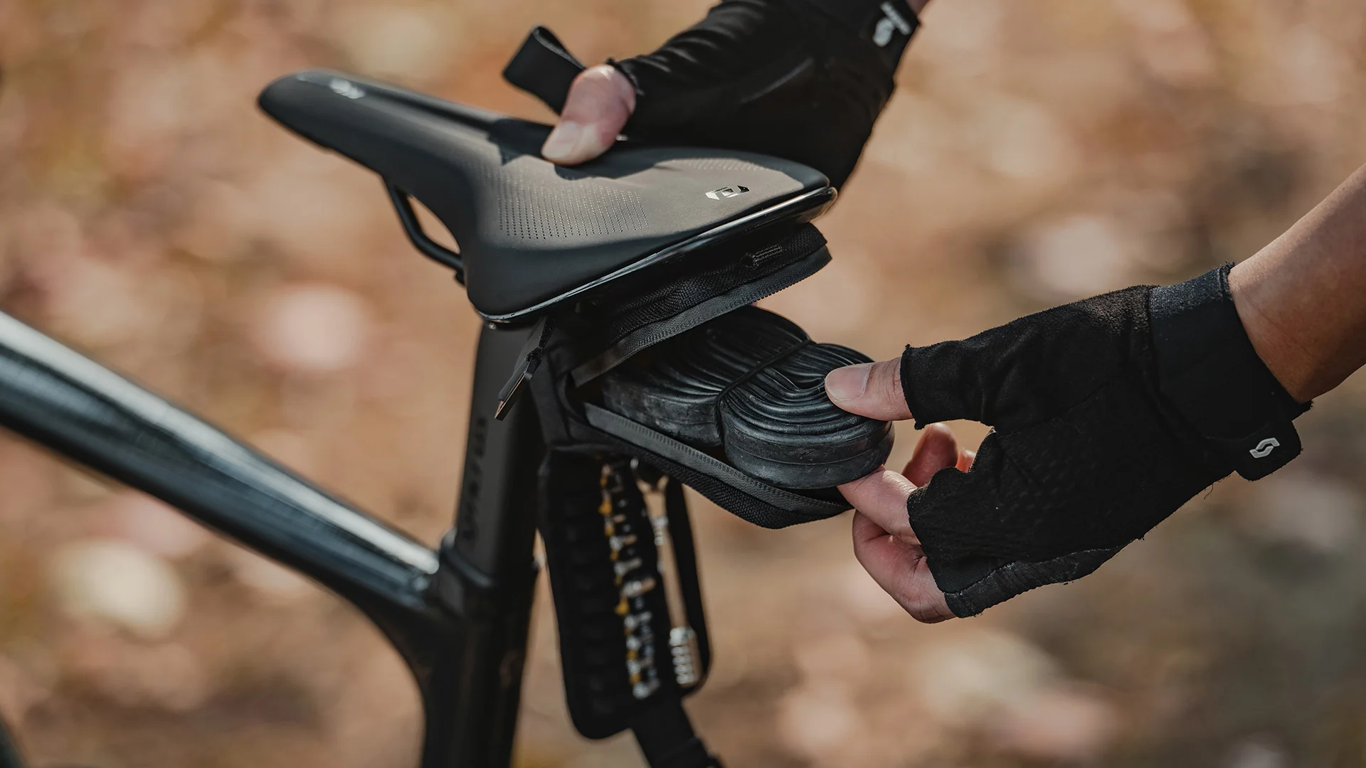 Topeak Elementa Seatbag With Essential Tools - Image 7